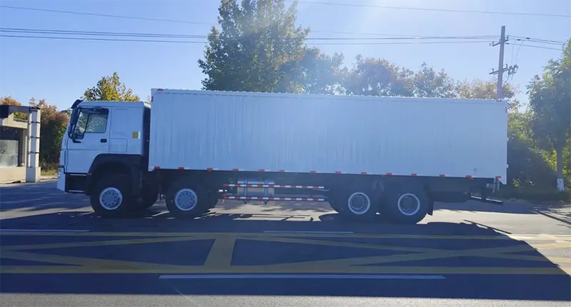 HOWO 8X4 Cargo Trucks-1