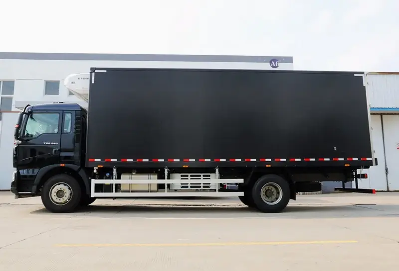 HOWO Refrigerated Truck-4