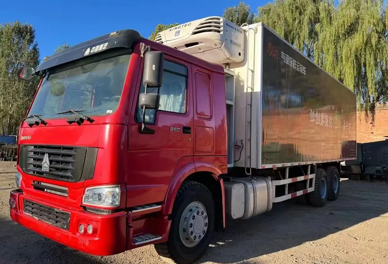 HOWO Refrigerated Truck