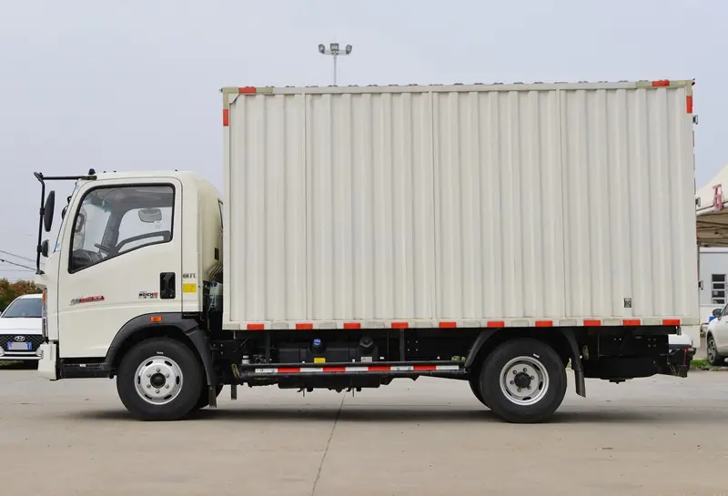 Howo light cargo Truck 4×2-1