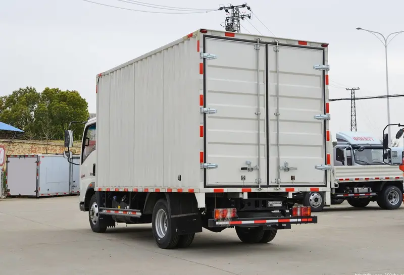 Howo light cargo Truck 4×2-2