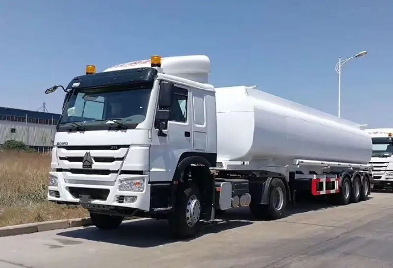 Sinotruk HOWO Fuel Tank Truck-3