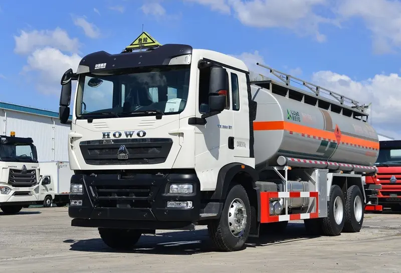 Sinotruk HOWO Fuel Tank Truck-6