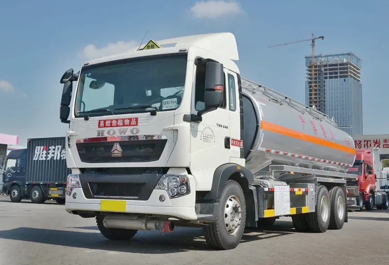 Sinotruk HOWO Fuel Tank Truck-8