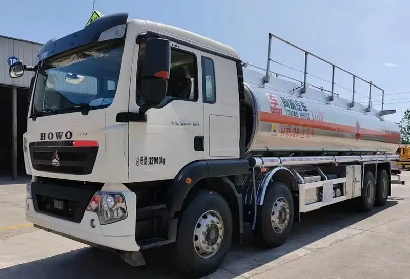Sinotruk HOWO Fuel Tank Truck