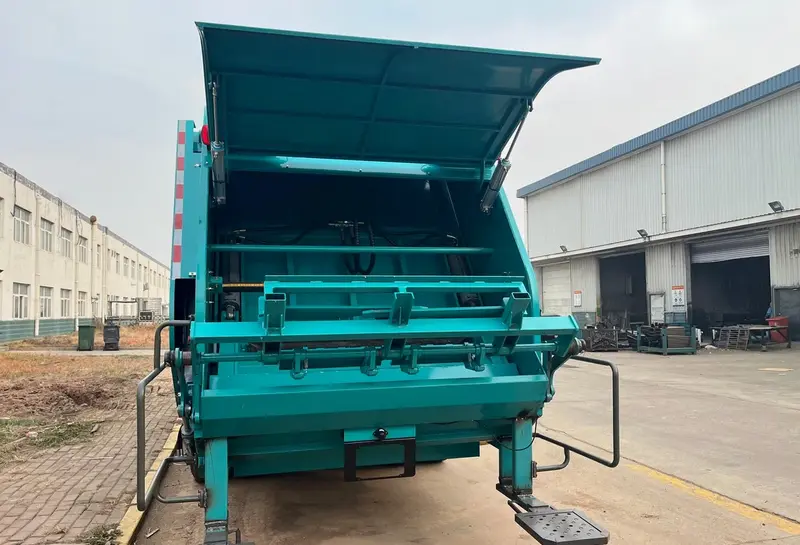 Sinotruk HOWO Garbage Compactor Truck-2